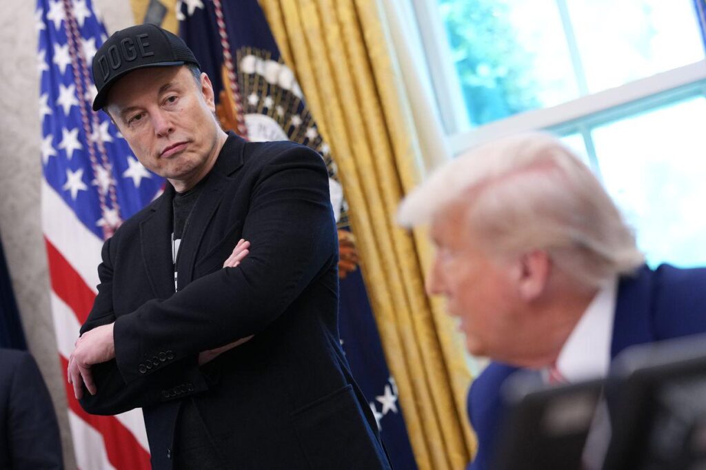 Musk schlug Trump vor, den Starlink-Dienst der Ukraine einzuschränken, berichtet Telegraph