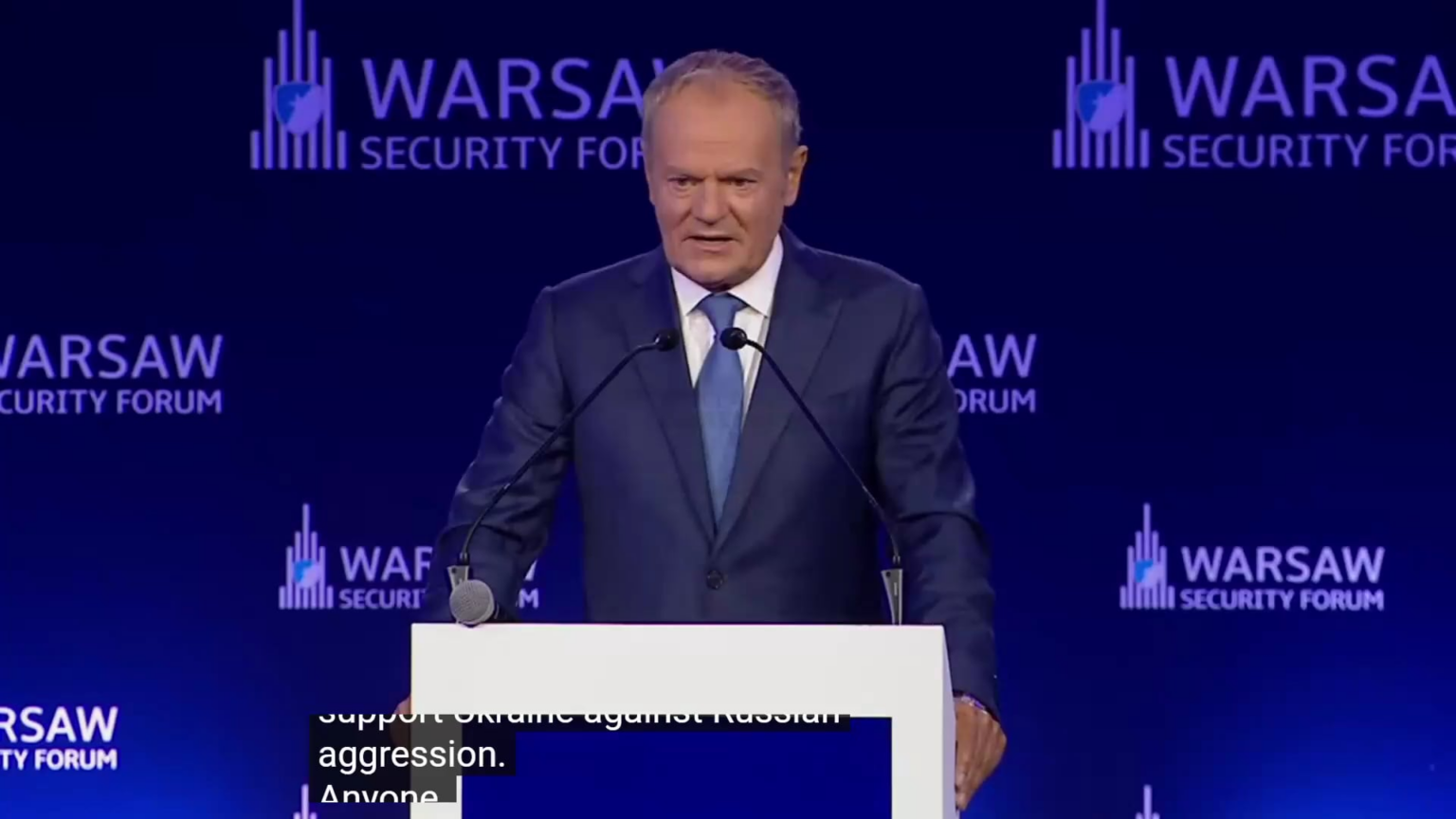 „Jeder, der durch Verrat, Dummheit oder Geld die Verteidigung der Ukraine gegen die russische Aggression schwächen will, handelt direkt gegen sein eigenes Volk, die Sicherheit und Souveränität seines Landes“, sagte der polnische Premierminister Donald Tusk.